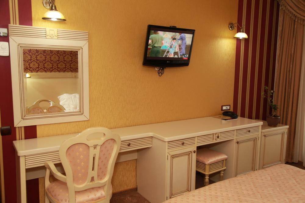 Hotel Majestic ياش المظهر الخارجي الصورة