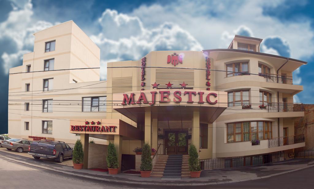 Hotel Majestic ياش المظهر الخارجي الصورة