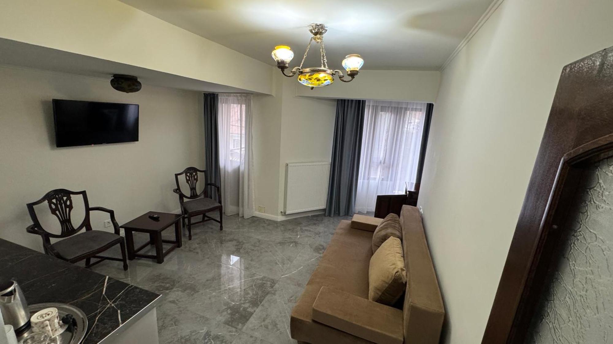 Hotel Majestic ياش المظهر الخارجي الصورة